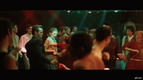 Andrew Scott Dancing GIF - Andrew Scott Dancing Pride GIFs