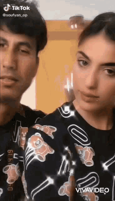 Zizzoz GIF