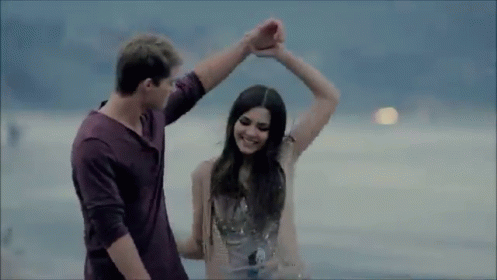 Victoria Justice-beggin On Your Knees GIF - Couple Hug Cute GIFs