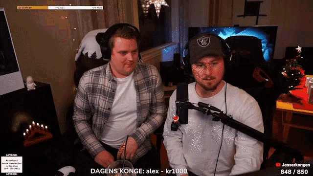 two men sitting in front of a microphone with the words dagens konge alex kr1000 on the bottom