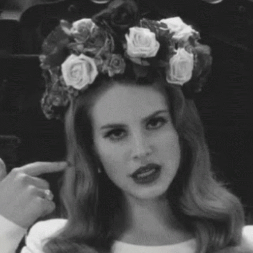 Short Scary Lana Del Rey GIF - Short Scary Lana Del Rey Born To Die GIFs