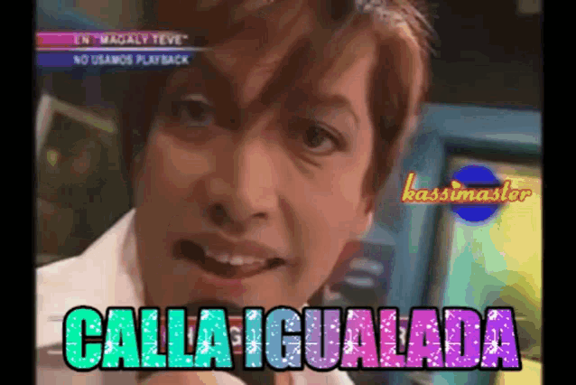 a woman is making a funny face and the words calla igualada are on the screen