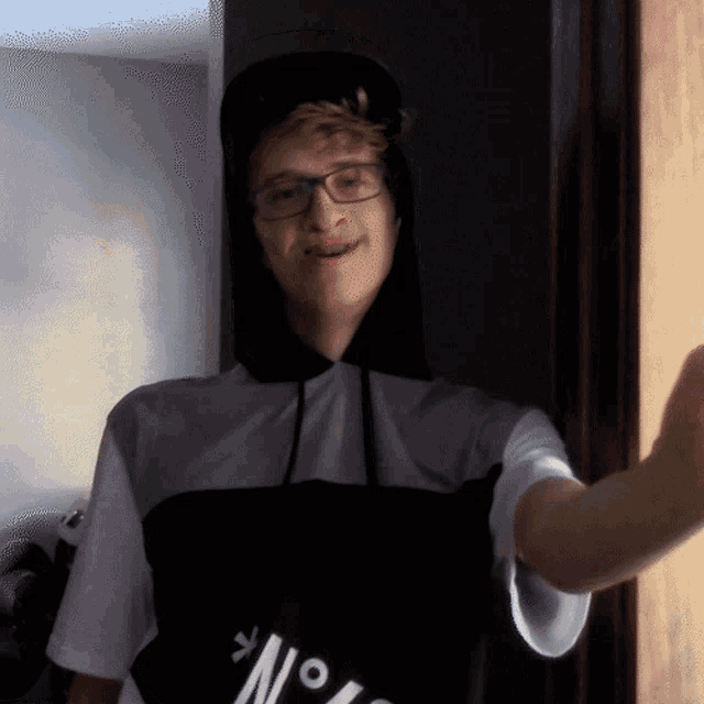 Rude Clayton Osterhues GIF - Rude Clayton Osterhues Onechip GIFs