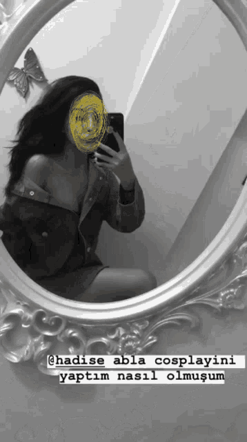 Hadise Vves GIF - Hadise Vves Mirror Selfie GIFs