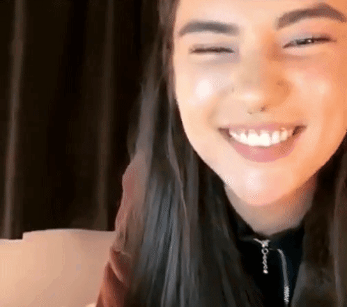 Jessie Mei Li Laughing GIF - Jessie Mei Li Laughing GIFs