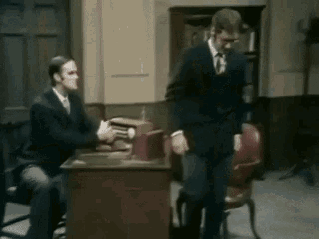 Monty Python Michael Palin GIF - Monty Python Michael Palin John Cleese GIFs