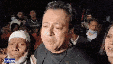 a group of people are gathered in a room with the words trend actors on the bottom