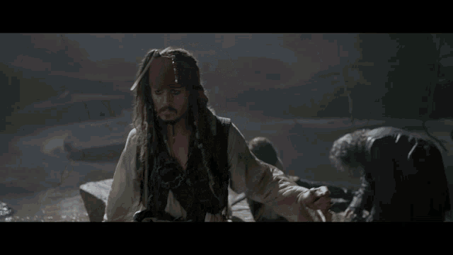 a man in a pirate costume says il se pourrait que ce soit l ' inverse