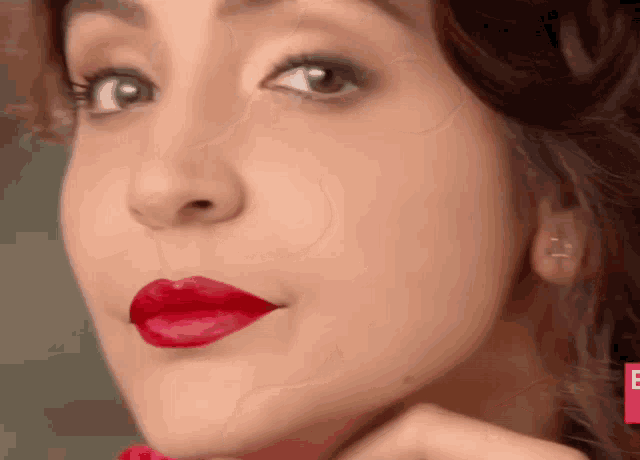 Lipstick Anushka Sharma GIF