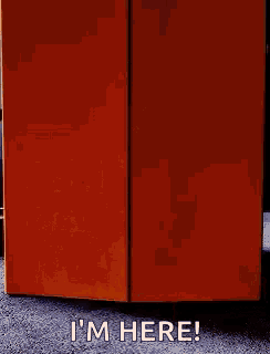 a box with the words `` i 'm here '' on it