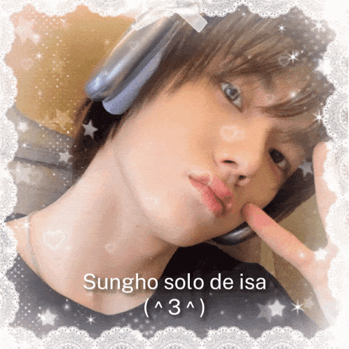 sungho solo de isa is written on a picture of a person wearing headphones