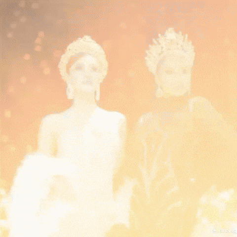 a woman is wearing a gold dress and a crown with the year 2025 on it