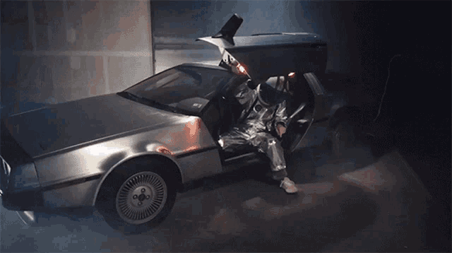 Getting Out The Car Im Here GIF - Getting Out The Car Im Here Here GIFs