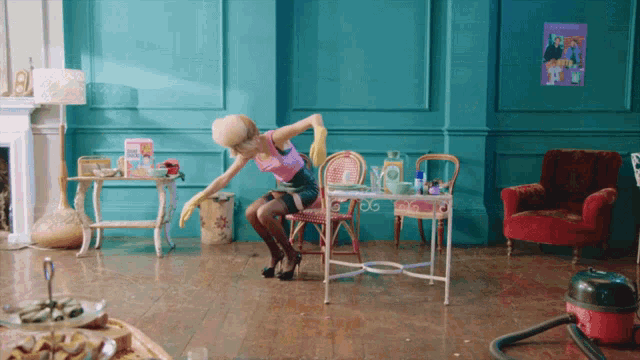 Nina Nesbitt Sarahmcfadyen GIF