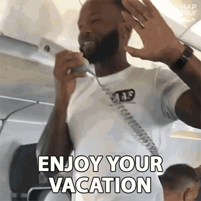 Enjoy Your Vacation Happy GIF - Enjoy Your Vacation Happy Smile GIFs