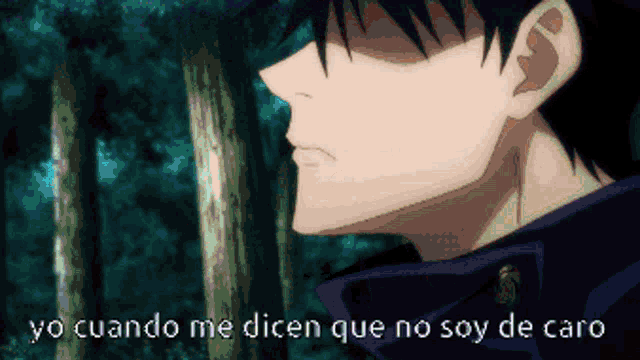 a close up of a man 's face with the words yo cuando me dicen que no soy de caro below it