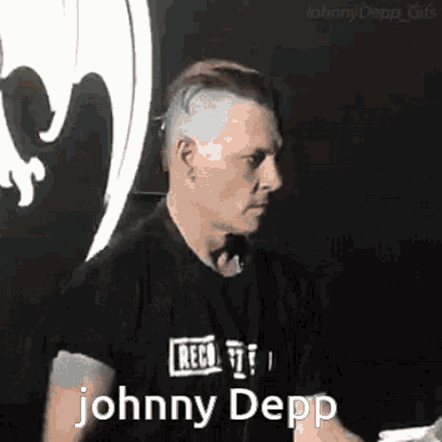 Johnny Depp Rock On GIF - Johnny Depp Rock On Legend GIFs