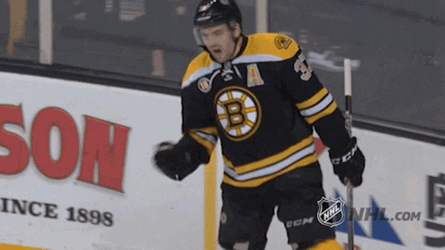 Patrice Bergeron Boston Bruins GIF - Patrice Bergeron Boston Bruins Man Hug GIFs