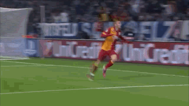Burak Yılmaz Galatasaray GIF - Burak Yılmaz Galatasaray Uefa Champions League GIFs