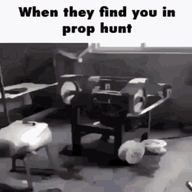Prop Hunt When They Find You In Prop Hunt GIF - Prop Hunt When They Find You In Prop Hunt Skid GIFs