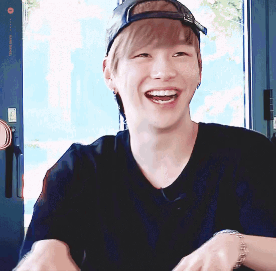 강다니엘 창피해 창피 챙피 챙피해 부끄러워 부끄 쪽팔려 쪽팔림 GIF