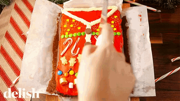 Ugly Sweater Cake Slice GIF - Ugly Sweater Cake Slice Cut GIFs