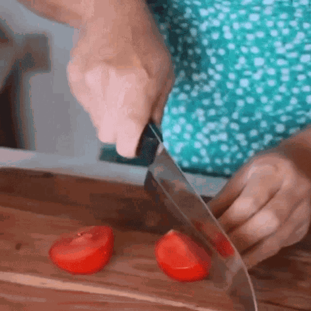Slicing Tomato Tinger Hseih GIF - Slicing Tomato Tinger Hseih Dashofting GIFs