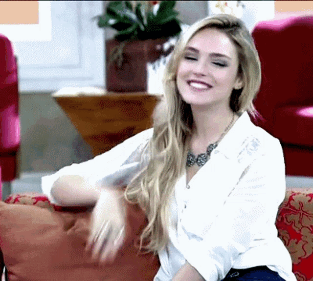 Isabelle Drummond Brazilian Actress GIF