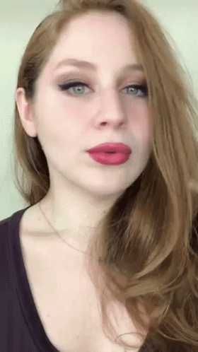Lillee Jean Makeup GIF - Lillee Jean Makeup Pose GIFs