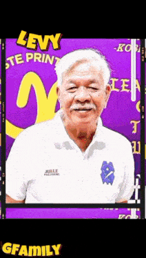 a man in a white shirt with juele written on the front