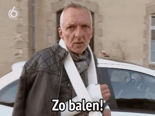 a man with a bandage on his arm says zo balen !