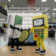 two mascots standing next to each other with the words eu tentando acertar minhas senha