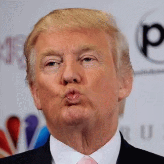 Donald Trump Kiss GIF - Donald Trump Kiss President GIFs