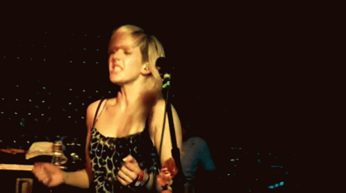 Omg No Not The Hips GIF - Ellie Goulding Dance Concert GIFs