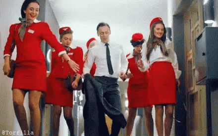 Tom Hiddleston Dance GIF - Tom Hiddleston Dance Groovy GIFs