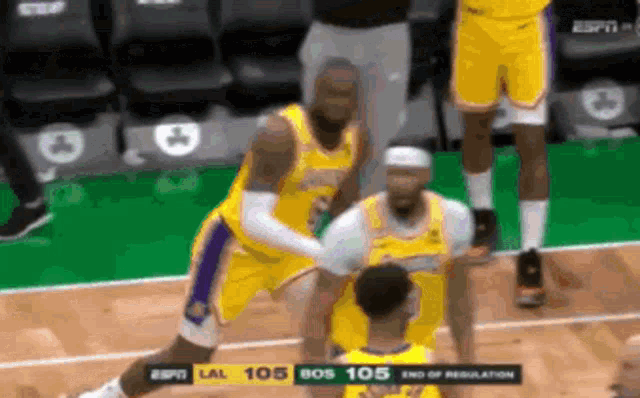 a basketball game between the lakers and boston celtics