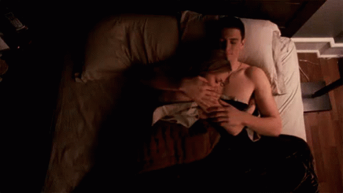 Tu Me Manques GIF - Couple Cuddle Bed GIFs