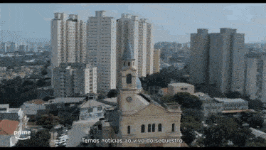an aerial view of a city with the words temos noticias ao vivo do sequestro