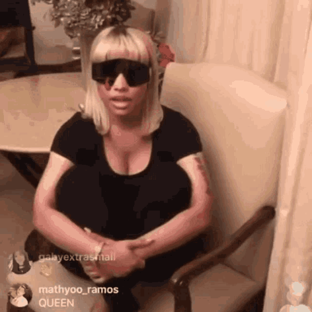 Sazzybarb Nicki Minaj Laughing GIF - Sazzybarb Nicki Minaj Laughing Nicki Minaj Live GIFs
