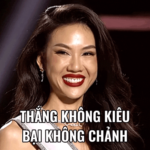 a woman is smiling with a caption that says thang không kieu baikhong chanh