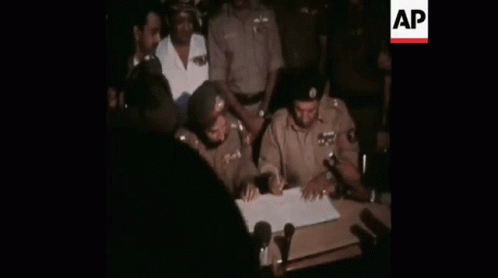 Pakistansurrendertoindia1971 Treaty GIF - Pakistansurrendertoindia1971 Treaty Agreement GIFs