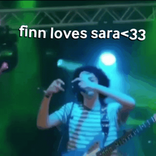 Finn Loves Sara Finn Wolfhard GIF - Finn Loves Sara Finn Wolfhard Ily GIFs