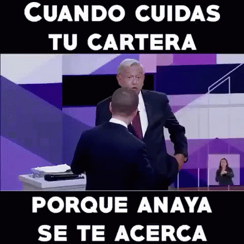 Amlo Esconde Su Cartera Porque Anaya Se La Puede Robar GIF - Debate Presidencial Mexic Debate Ine Segundo Debate Mexico GIFs