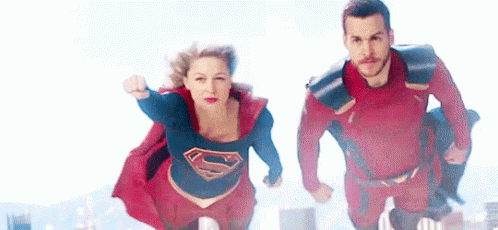 Supergirl Flying GIF - Supergirl Flying Valor GIFs