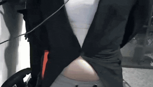a woman 's stomach is shown in a blurry photo