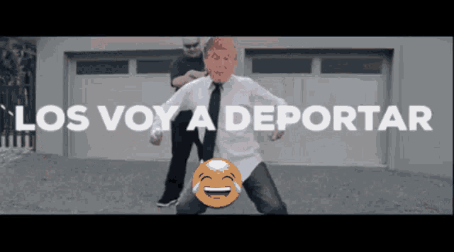 a man in a white shirt is kneeling down in front of a garage with the words los voy a deportar