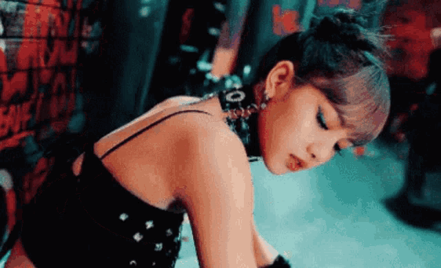 Lisa Kill This Love GIF