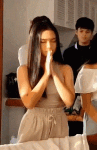 Francine Diaz Pray GIF - Francine Diaz Pray Kycine GIFs
