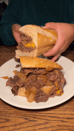 Cheesesteak Sandwich GIF - Cheesesteak Sandwich GIFs