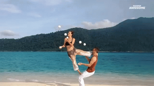 Juggling People Are Awesome GIF - Juggling People Are Awesome Balancing Act GIFs
